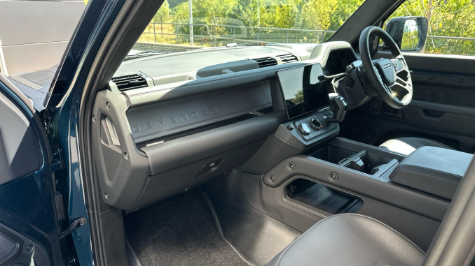 Land Rover Defender 4.4 P635 Octa 110 5dr Auto Petrol Estate - Image 38